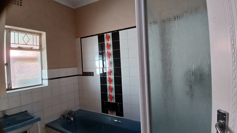 To Let 5 Bedroom Property for Rent in Churchill Estate Western Cape